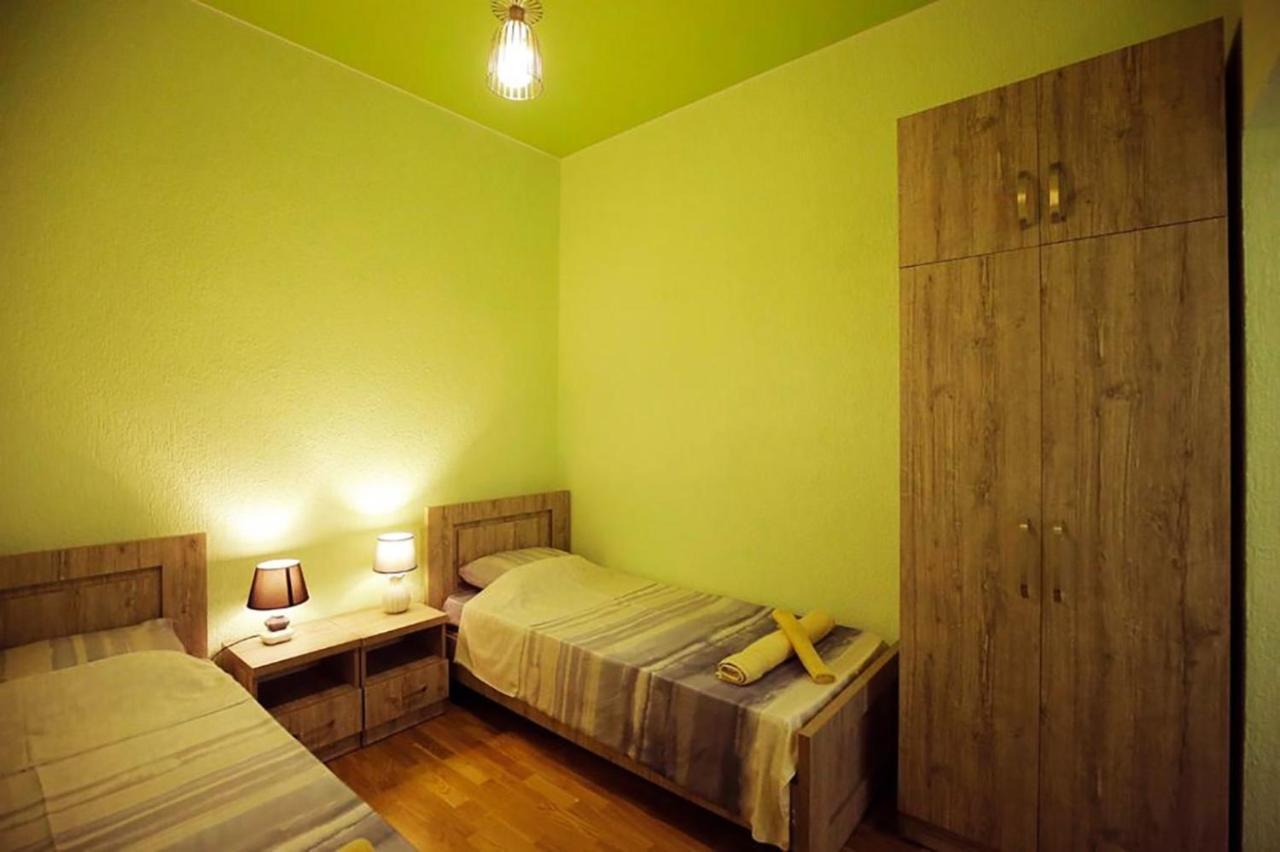 Nickos Hotel Kutaisi Eksteriør billede