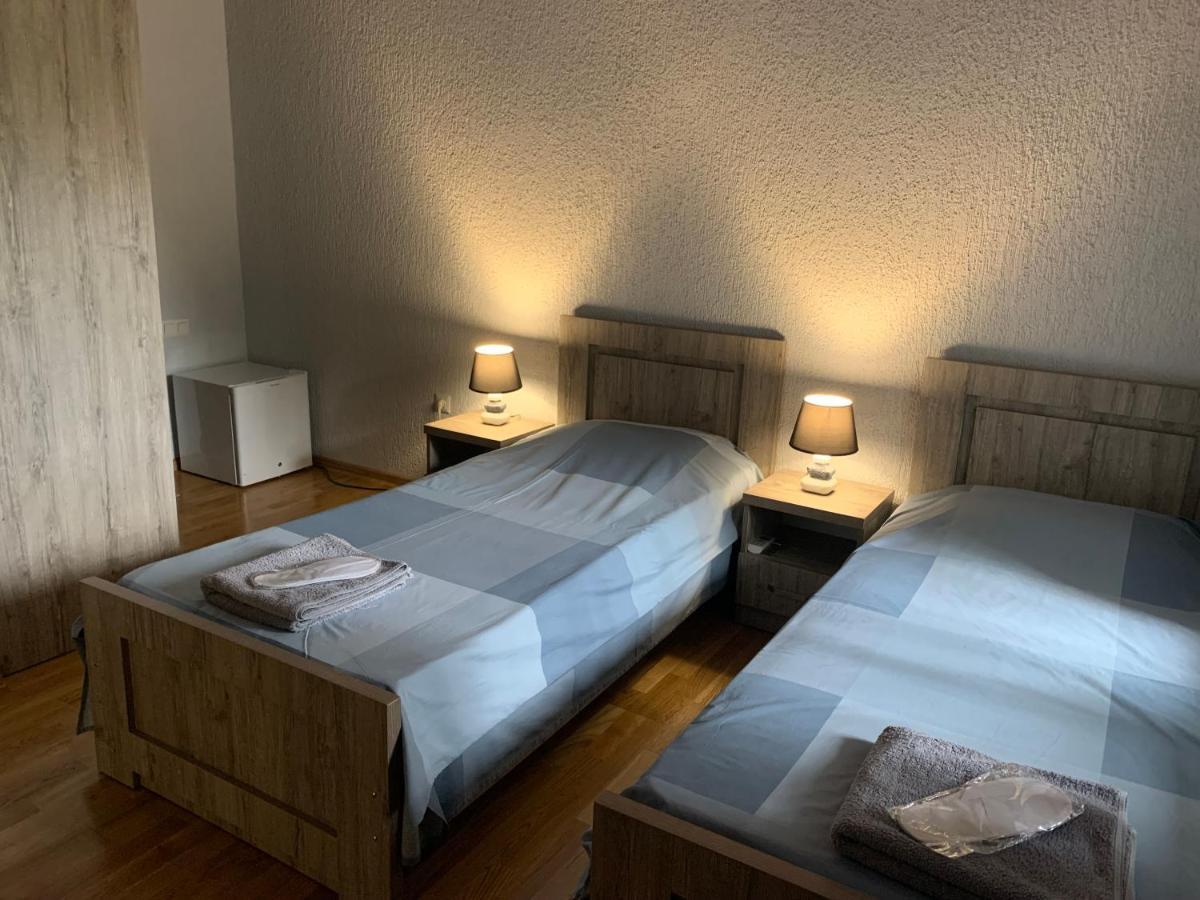 Nickos Hotel Kutaisi Eksteriør billede